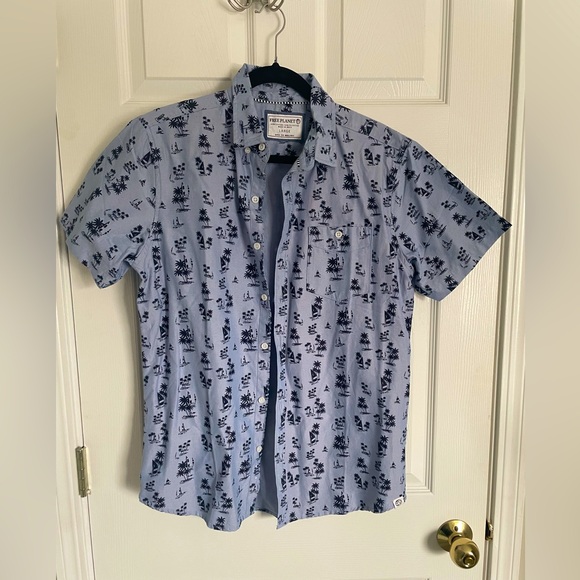 Free Planet Other - Free Planet blue tropical print short sleeve button down shirt